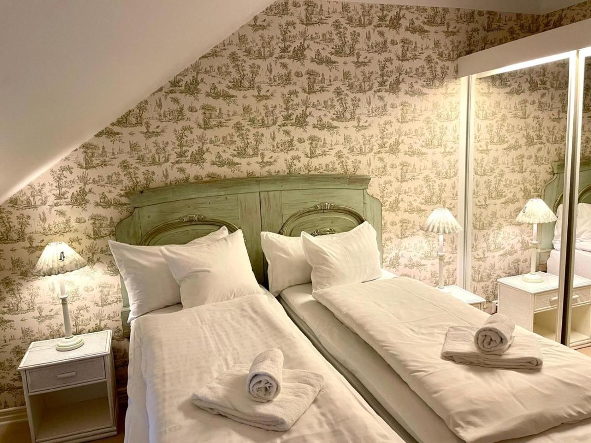 Apertins Hotell Kil Exterior foto